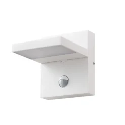 Lucande LED-Außenwandlampe Silvan, weiß, Sensor, IP54, 16cm