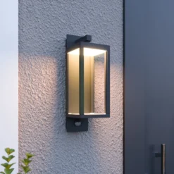 Lucande LED-Außenwandleuchte Ferdinand, Sensor, dunkelgrau