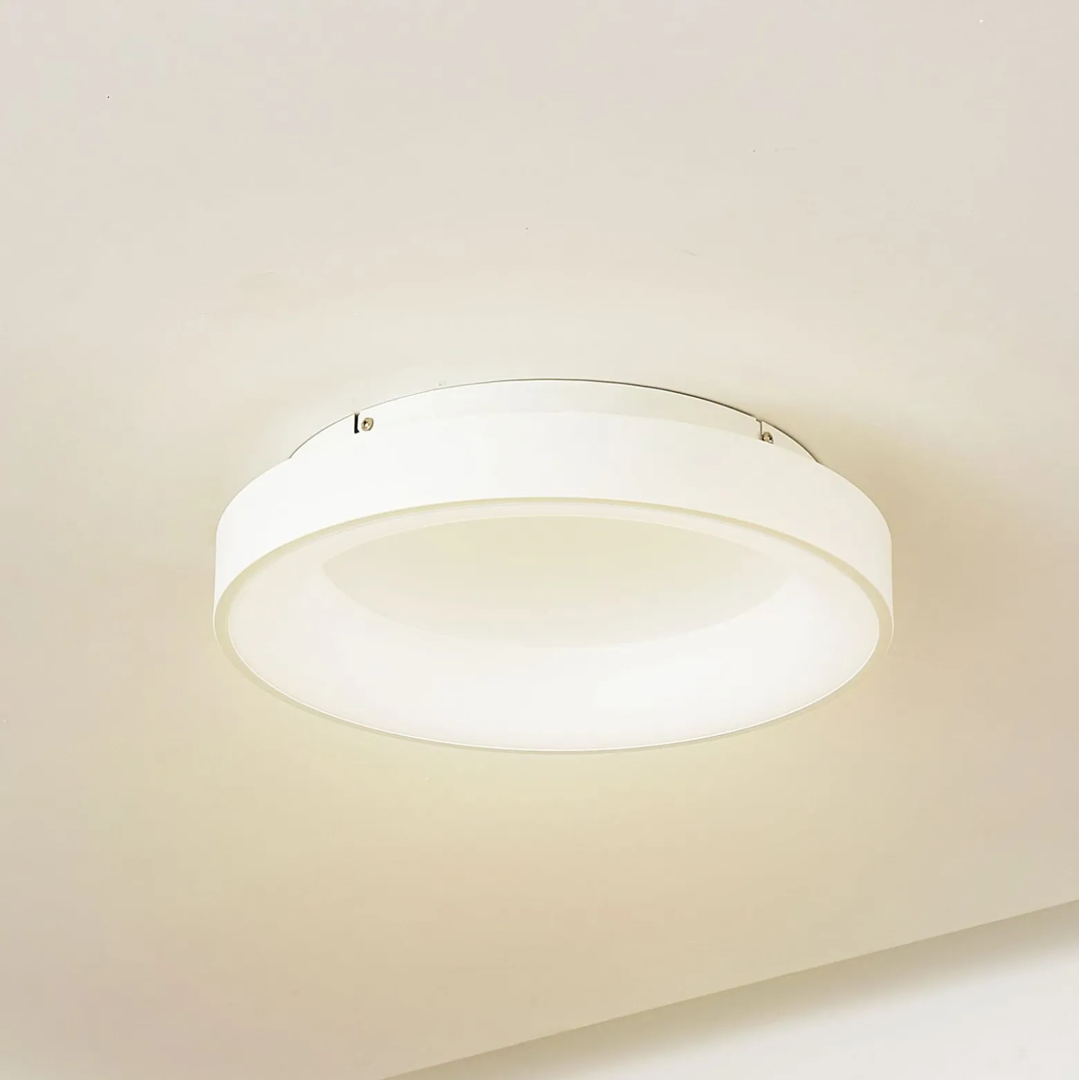 Lucande LED-Deckenleuchte Samvel, Ø 38,4 cm, Weiß, Eisen