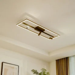 Lucande LED-Deckenleuchte Yvor, 99,5 cm, schwarz, schwenkbar