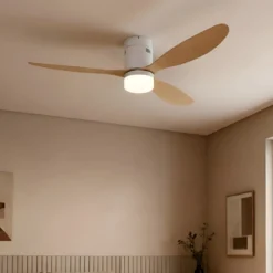 Lucande LED-Deckenventilator Kayu, weiß/holz, DC, 132 cm