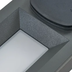 Lucande LED-Wandeinbaulampe Lachlain, anthrazit, Steckdose