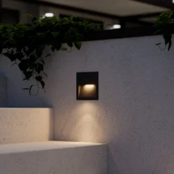 Lucande LED-Wandeinbauleuchte Loya, 11,5x11,5 cm, grau, IP54