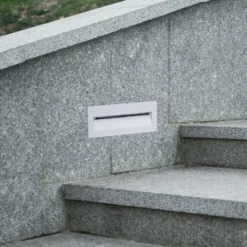 Lucande LED-Wandeinbauleuchte Loya, 23 x 8 cm, weiß, IP54