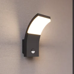 Lucande LED-Wandleuchte Timm, Sensor, 20cm, anthrazit, IP54