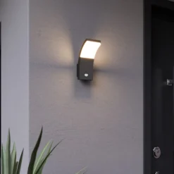 Lucande LED-Wandleuchte Timm, Sensor, 20cm, anthrazit, IP54