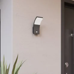 Lucande LED-Wandleuchte Timm, Sensor, 20cm, anthrazit, IP54