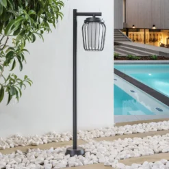 Lucande Wegeleuchte Chandan, 100 cm, schwarz, Aluminium