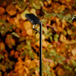 Luceplan LED-Wegelampe Flia, 120cm hoch, schwarz, Kunststoff