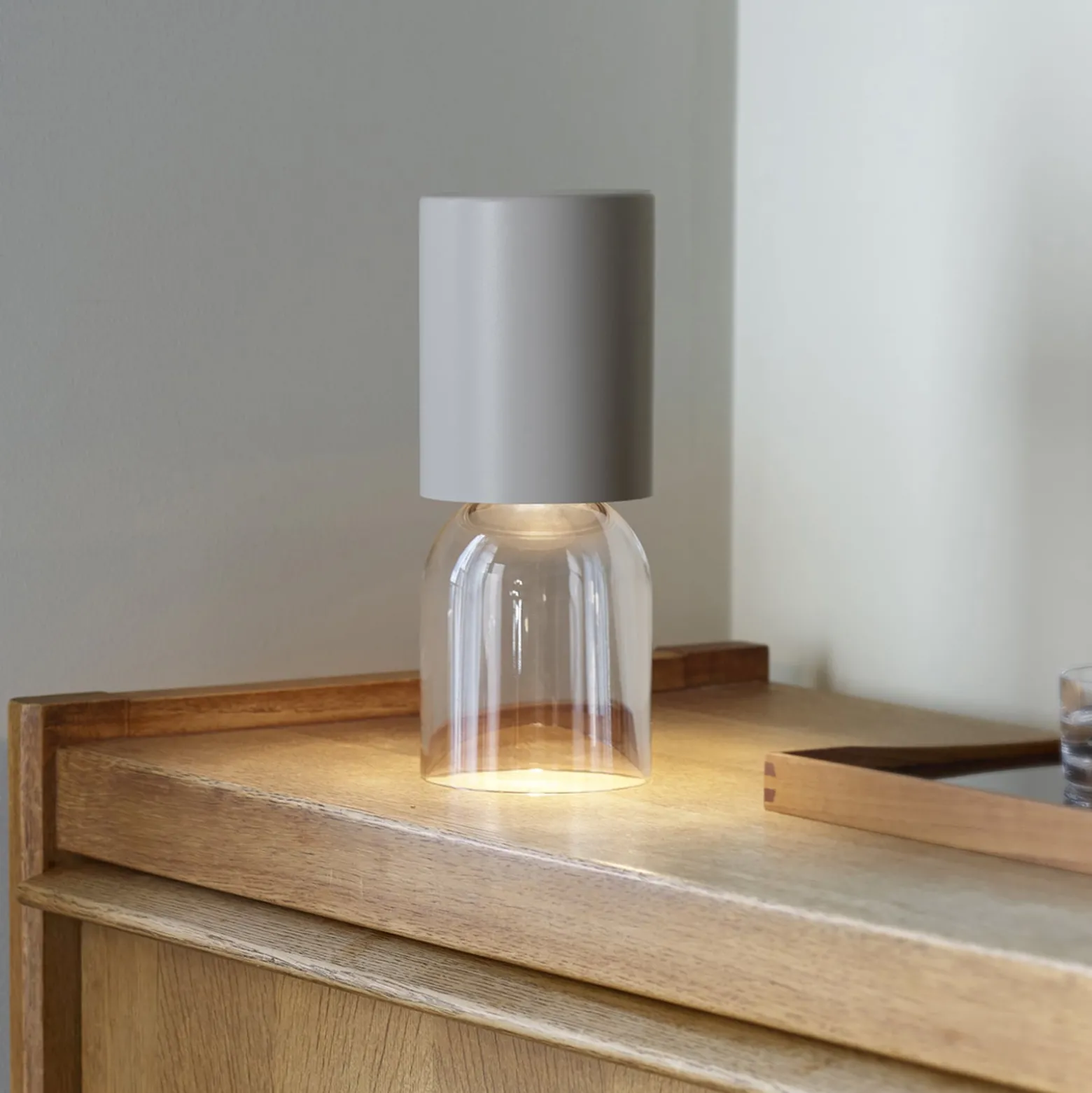 Luceplan Nui Mini Tischlampe mit Akku IP54, sand