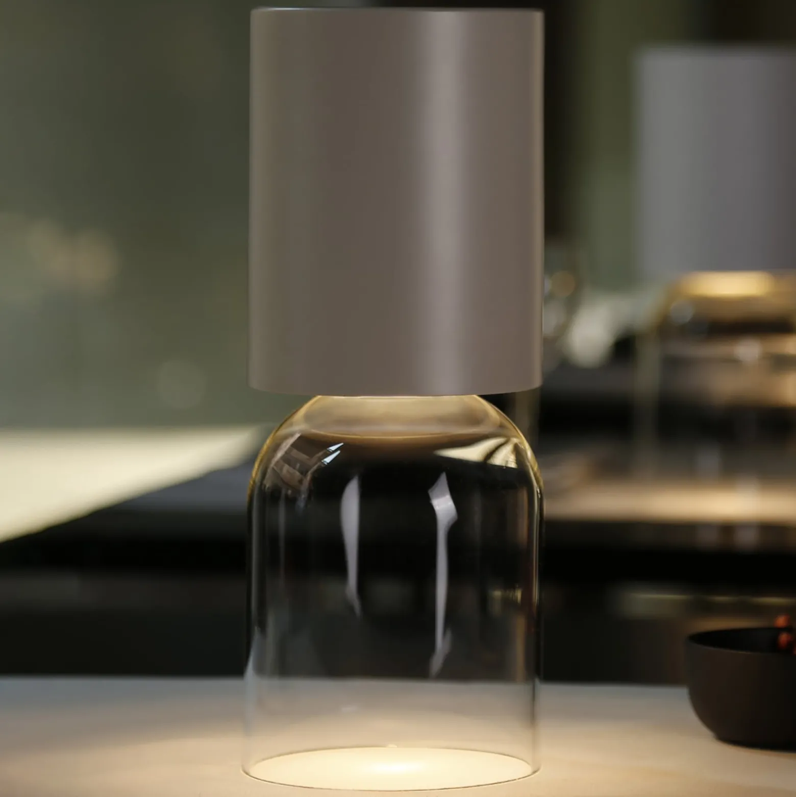 Luceplan Nui Mini Tischlampe mit Akku IP54, sand