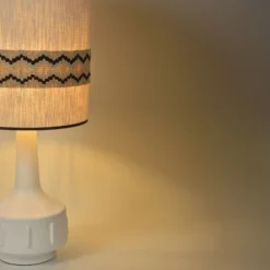 MARKET SET Tischlampe Jimmy, weiß/beigefarben, 83 cm, Borte