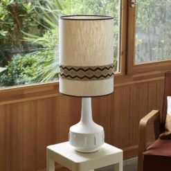 MARKET SET Tischlampe Jimmy, weiß/beigefarben, 83 cm, Borte