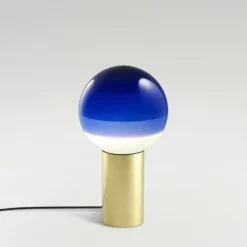 MARSET Dipping Light S Tischlampe blau/messing