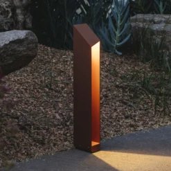 MARSET LED-Sockellampe Domus Höhe 55 cm rostfarben Aluminium