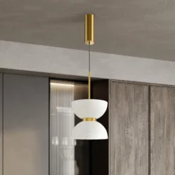 Maytoni LED-Hängeleuchte Kyoto, gold/weiß, Ø 22 cm, Glas