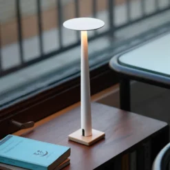 Nemo LED-Akku-Tischleuchte Portofino, weiß, Marmor