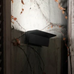 Nemo LED-Außenwandleuchte Zena, schwarz, 2.700 K, IP44