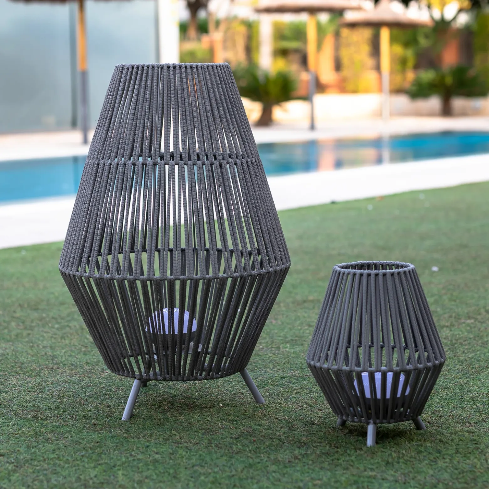 Newgarden Conta LED-Akku-Tischlampe taupe 72cm