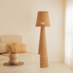 Newgarden LED-Akku-Stehlampe Lola, holzfarben, Rattan, IP54