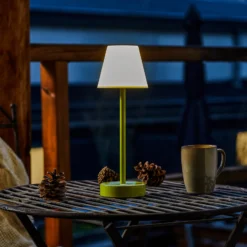 Newgarden Lola Slim LED-Tischlampe Akku, lime