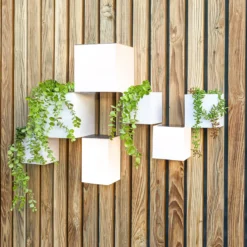 Newgarden Wally LED-Solarwandleuchte, 12x18 cm