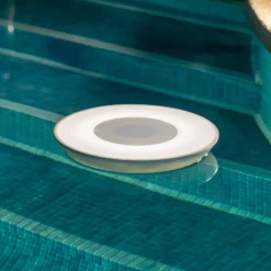 Newgarden Wally Play Akku-Poollampe RGBW Speaker