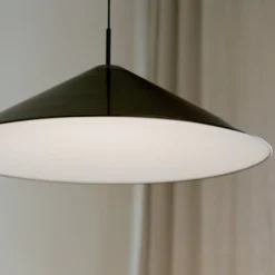 New Works LED-Hängelampe Brolly, Ø 70 cm, schwarz, Aluminium