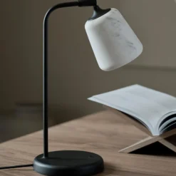 New Works Material New Edition Tischlampe, Marmor