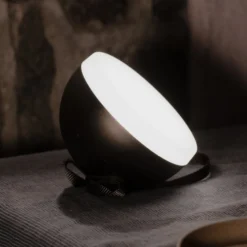 New Works Sphere LED-Akkuleuchte IP67 dark bronze