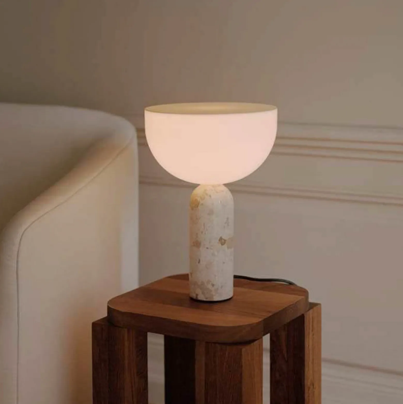 NEW WORKS Tischleuchte Kizu Small, beige, Marmor, E14