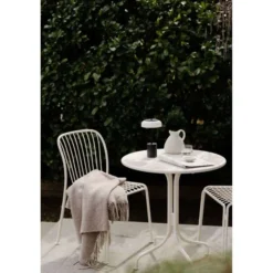Nuura LED-Akku-Tischlampe Blossi, Höhe 26 cm, schwarz/opal