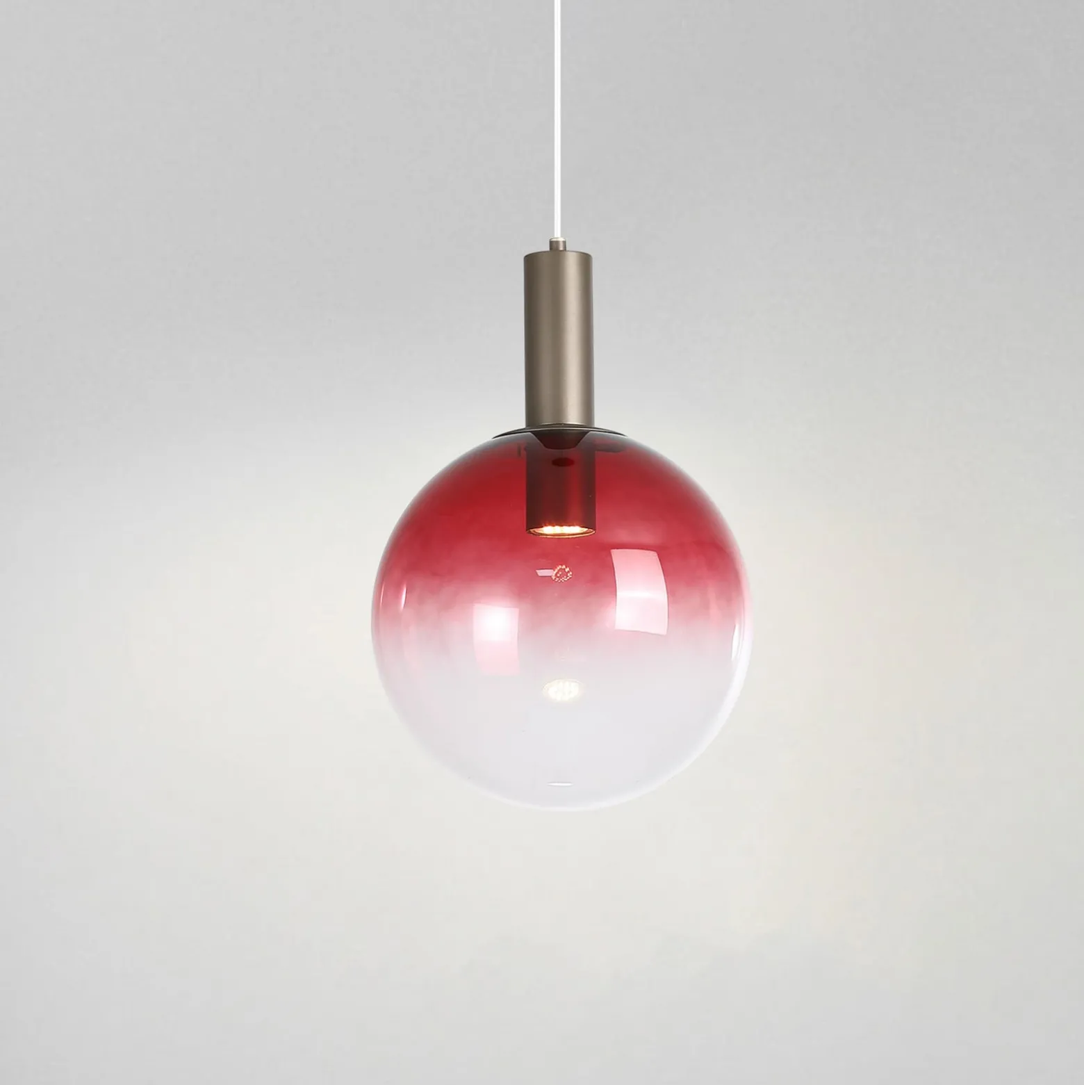 Pendellampe Ombre, Kugel, rot/weiß, Ø 30 cm, Glas