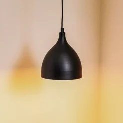 Pendelleuchte Nanu aus Metall schwarz einflammig