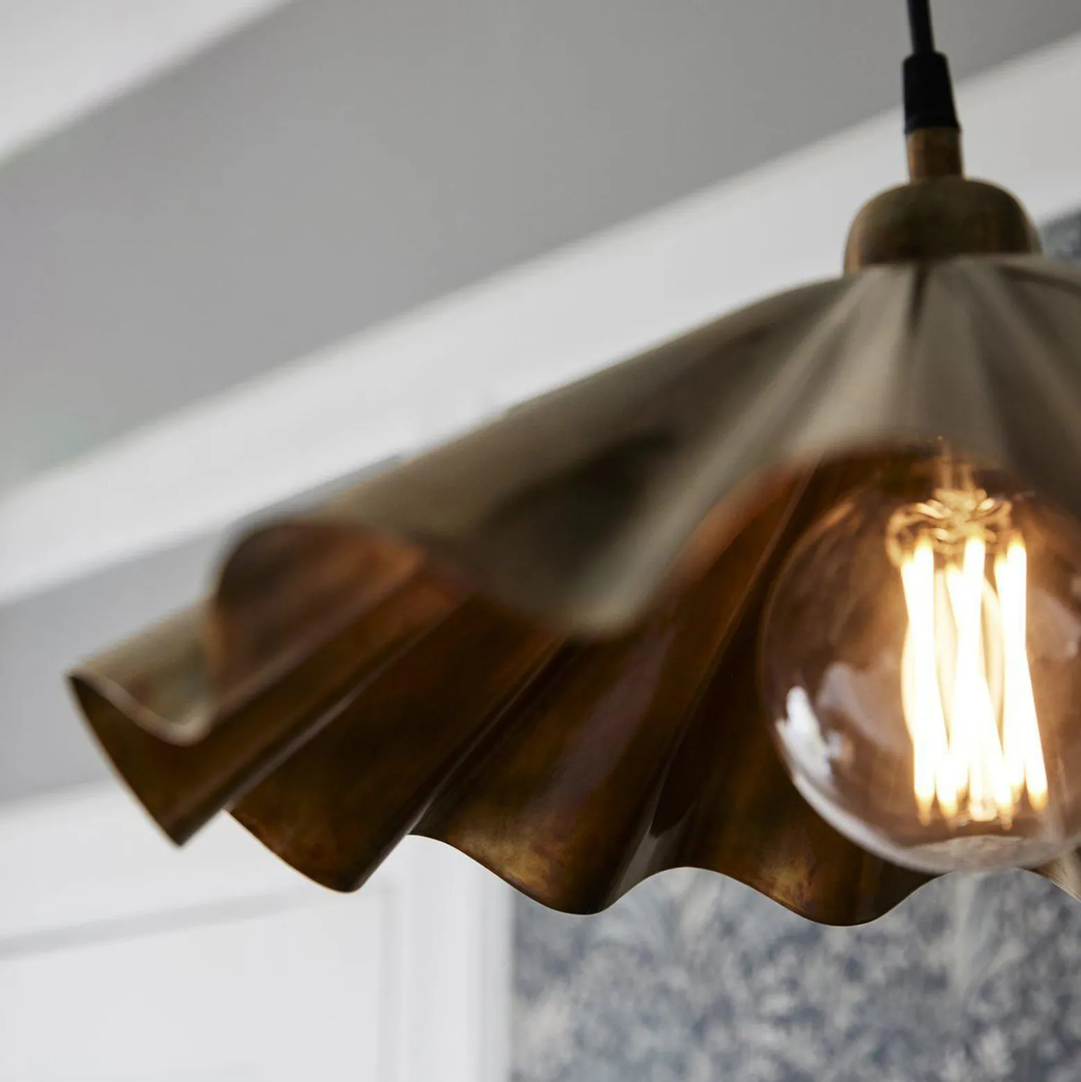 PR Home Hängelampe Aira, messingfarben geölt, Ø 41 cm Metall