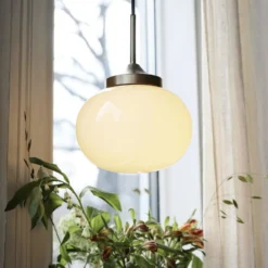 PR Home Hängelampe Elsy, messingfarben, Glas creme, Stecker