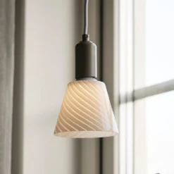 PR Home Hängeleuchte Tilda, weiß, Ø 12,5 cm, Glas, Stecker