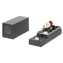 Prios Außenwandleuchte Tetje, schwarz, eckig, Sensor