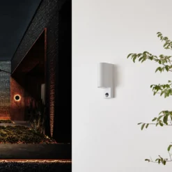 Prios Außenwandleuchte Tetje, weiß, rund, Sensor