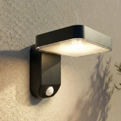 Prios LED-Solar-Wandlampe Tarlson, eckig, anthrazit, Sensor