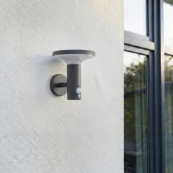 Prios LED-Solarwandleuchte Kalen, 17 cm, schwarz, Sensor
