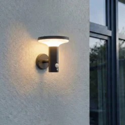 Prios LED-Solarwandleuchte Kalen, 17 cm, schwarz, Sensor