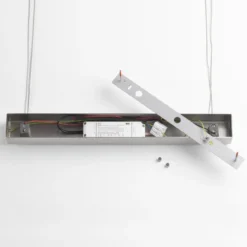 Quitani LED-Pendellampe Hiba, eiche natur, Länge 148 cm