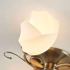 Romantisch gestaltete Deckenlampe Amedea