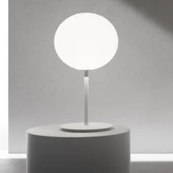 Rotaliana Flow Glass T2 Tischleuchte mit Standfuß