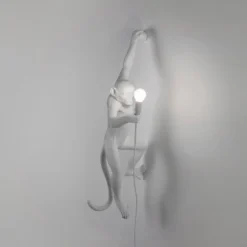 SELETTI Monkey Lamp LED-Deko-Wandlampe weiß, links
