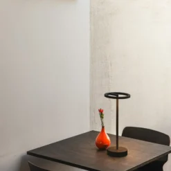 SLV LED-Akkulampe Vinolina One, schwarz, 2.700 K, Höhe 33 cm