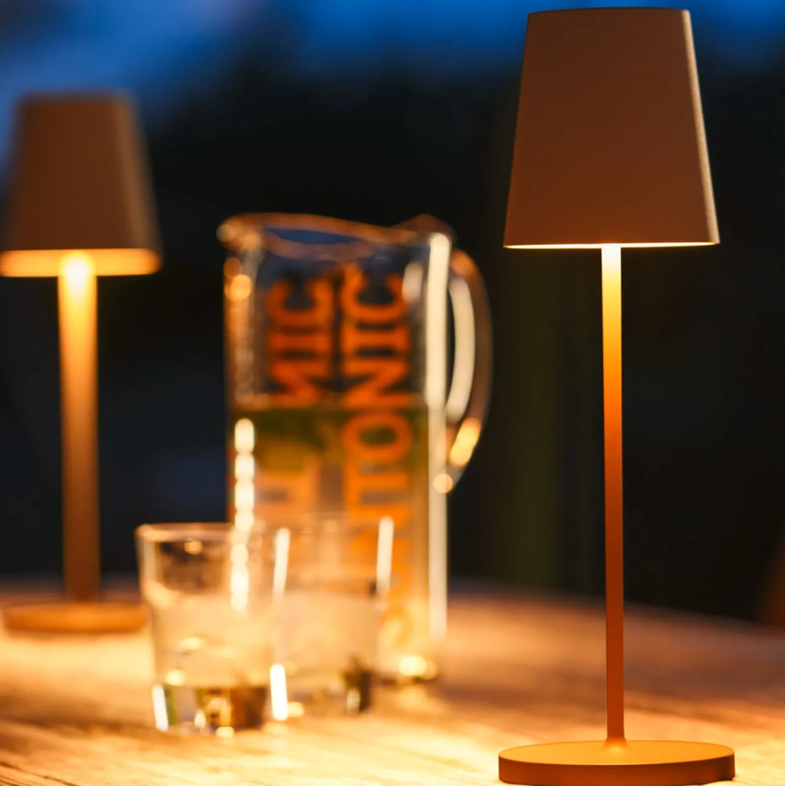 SLV LED-Akkulampe Vinolina Two, rostfarben, Alu, Ø 11 cm
