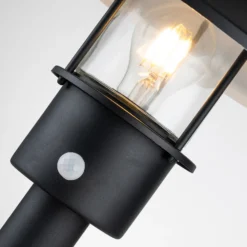 Sockelleuchte Klampenborg, schwarz, PIR-Sensor, IP44