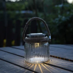 Solarbetriebene LED-Tischleuchte Jar aus Glas